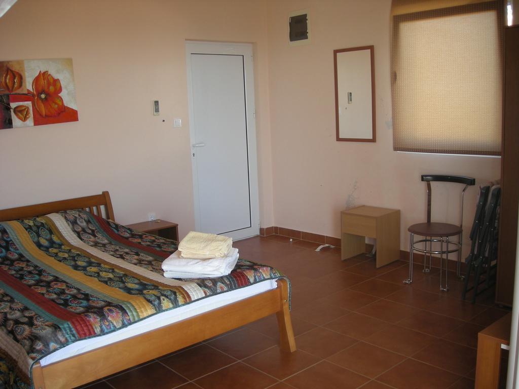 Apartments Adriatika Budva Rum bild