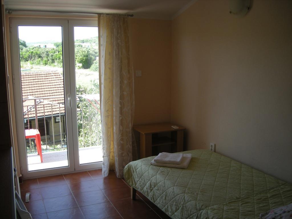 Apartments Adriatika Budva Rum bild