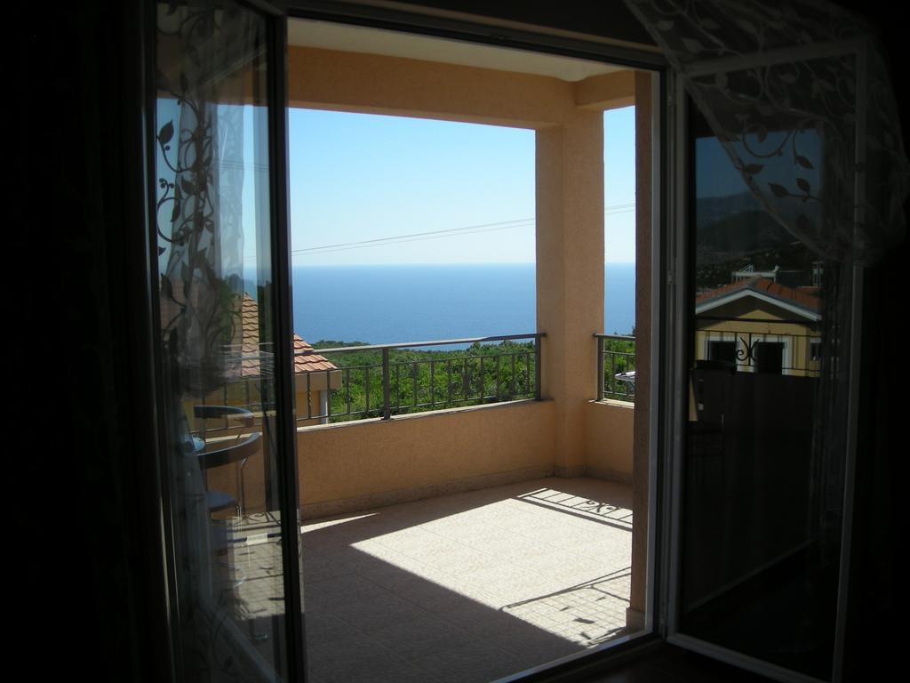 Apartments Adriatika Budva Rum bild